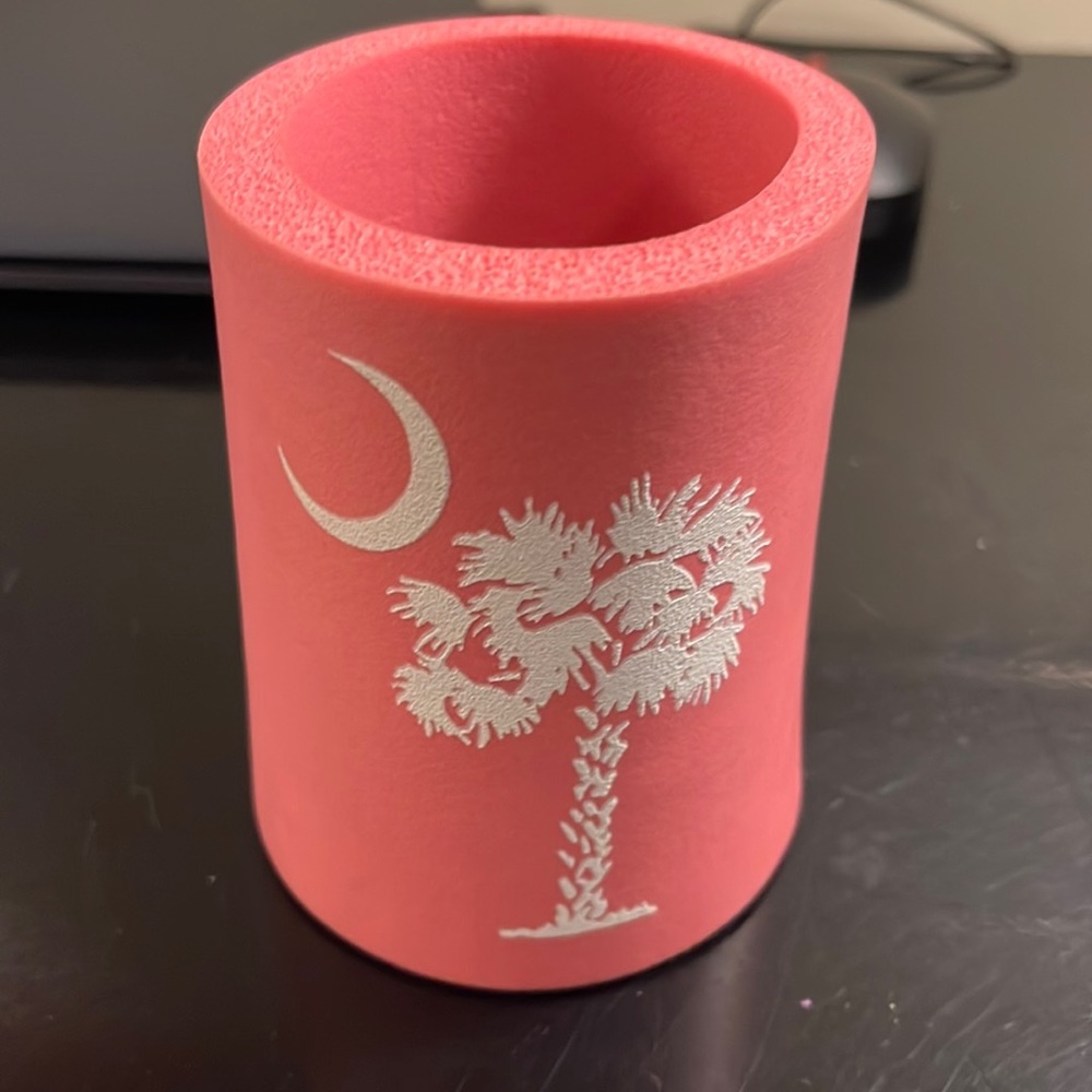 Pink South Carolina can cooize with state sign